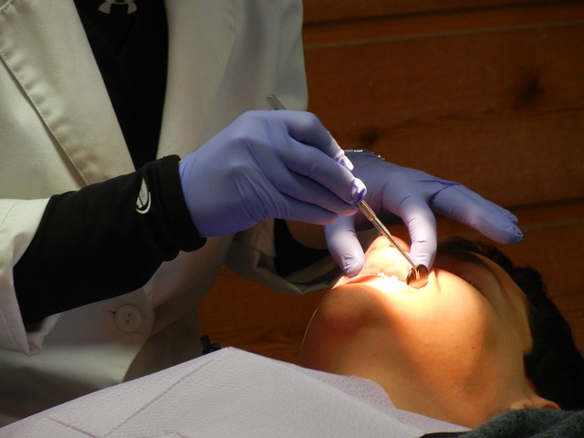 Cura del sorriso: affrontarla grazie all'implantologia dentale
